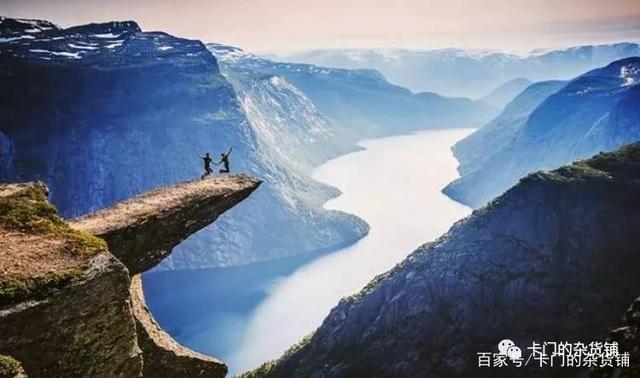 足球比赛的 足球比赛的