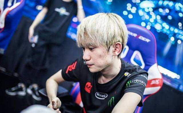 富勒姆的项 富勒姆的项