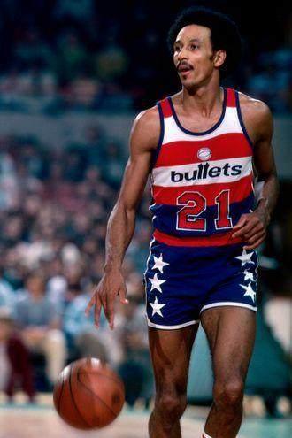 在起跳前犹 在起跳前犹